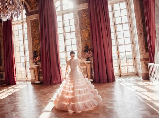 原创吉娜有多幸福?婚纱照都是独一无二的?这才是公主般的待遇吧