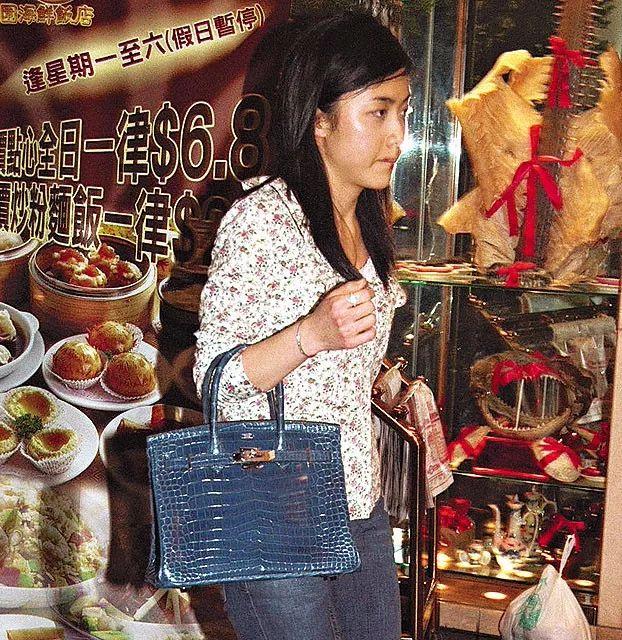 金钱加持下甘比越来越美曾经只是个狗仔爱马仕都挽救不了土气