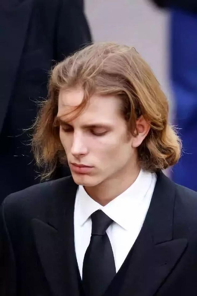 摩洛哥小王子撞脸奥巴马!身材纤细太瘦弱,还未成年身价就值17亿_哈桑