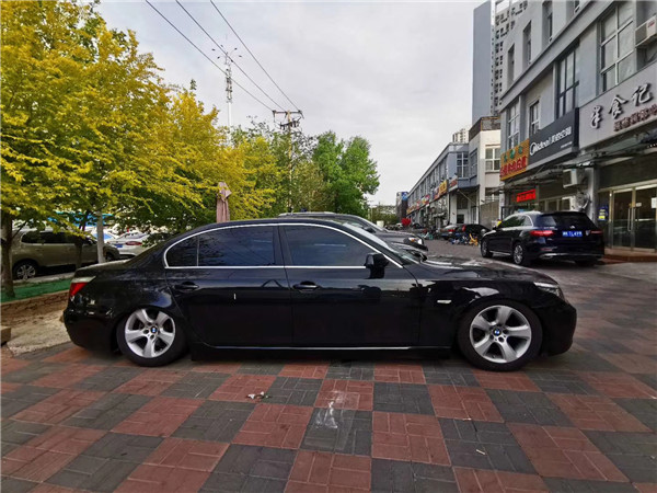 李洋讲述老款宝马5系e60改装低趴风格首选airbft气动避震的品牌套件