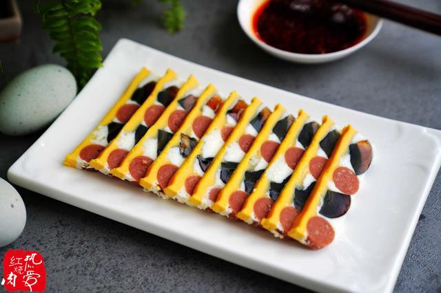 家里有皮蛋的赶紧翻出来,跟我一起做这个四色蒸蛋吧!好看又好吃