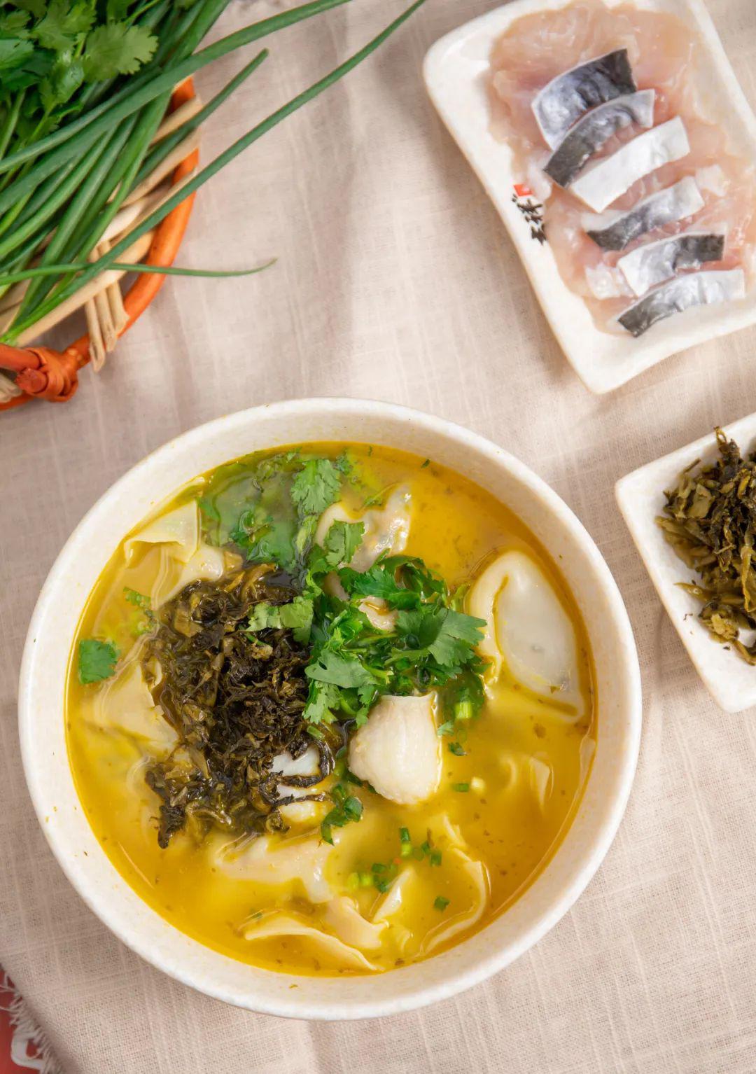 新品酸菜鱼馄饨,一碗馄饨两种吃法!