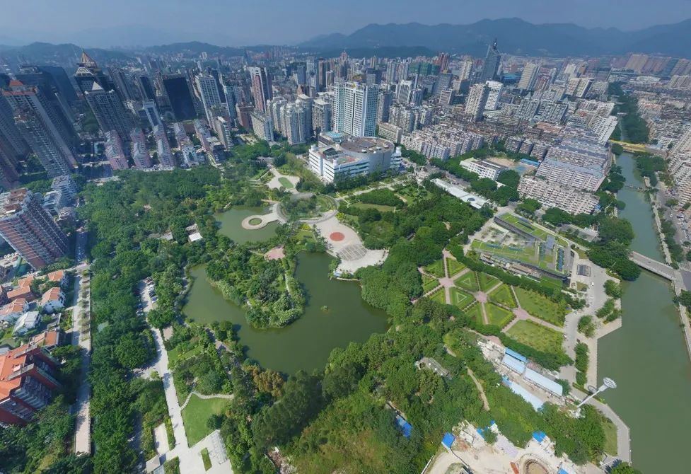 近十年罕见福州中央公园之上终于迎来一座封面巨著