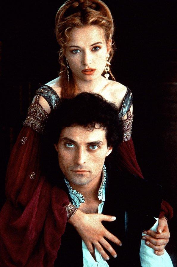 希区柯克导演的《迷魂记》是否适用于"推理万能公式"?_玛伦