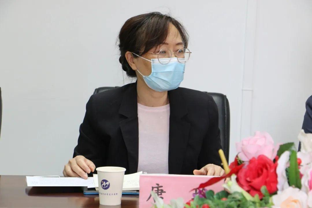 老师及援鄂队员分别对自身学科建设遇到的瓶颈发表了意见,唐玲主任