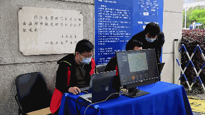 同学们被子已经晒好啦五月繁花欢迎回家一起来看动图吧
