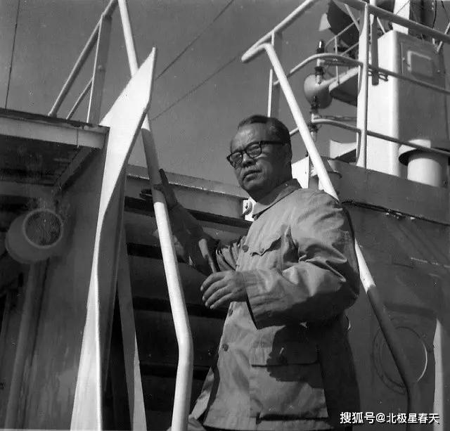 上影老演员演了一辈子反派,赵丹说他是个好人,活了92岁_白穆