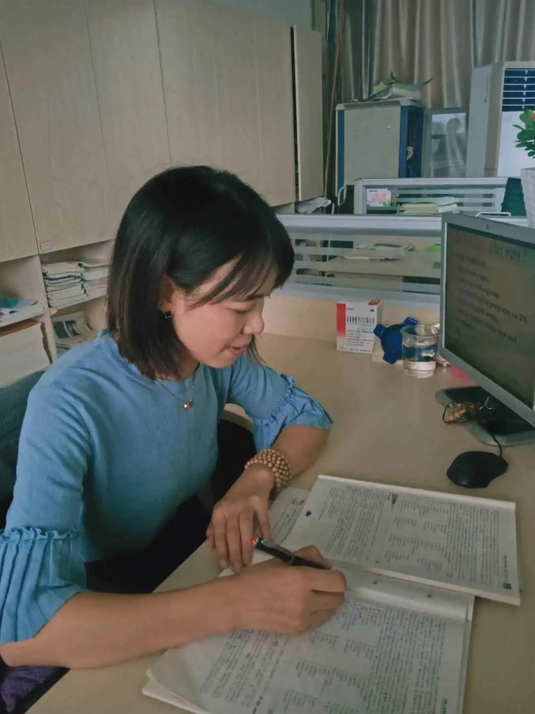 毛丽霞快来看看三合初中的最美守护者吧