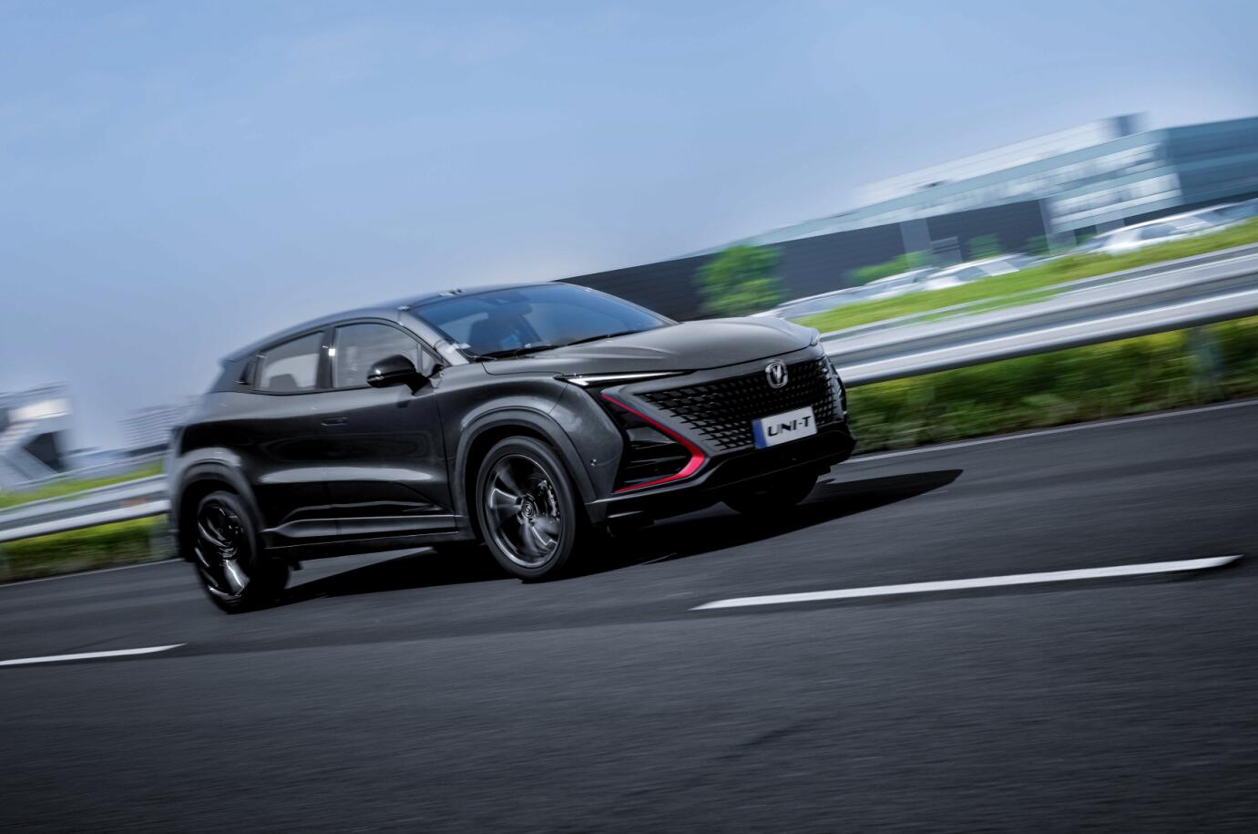 首批长安unit已经发车里面有你的专属定制款吗