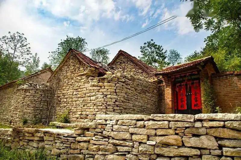 临朐县杏山旅游区签约仪式在冶源镇召开