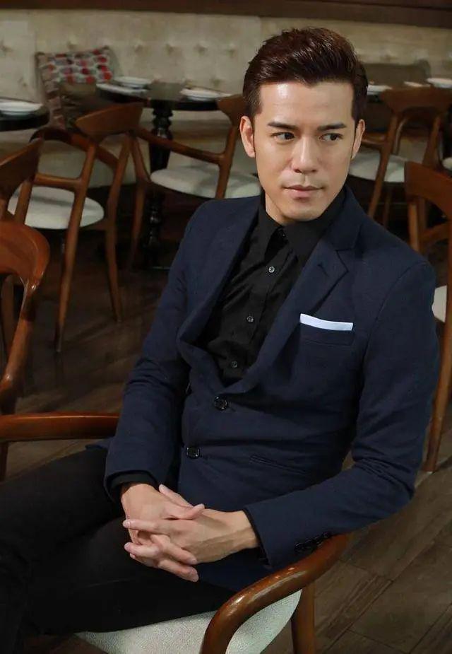 回巢小生感恩有新剧拍,曾被经纪人指过河拆桥,因丑闻形象插水_沈震轩