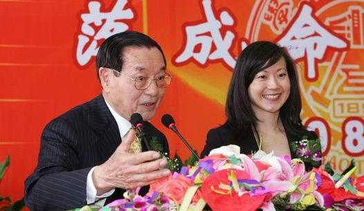 奶茶妹妹爸最想拥有的女婿苏宁公子向首富之女求婚成功