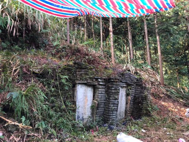 警方开棺验尸确认23年前的无名女尸身份21岁姑娘求复合遭前男友杀害