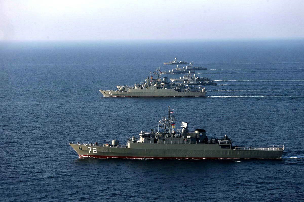 美伊剑拔弩张之际,伊朗护卫舰被导弹一击命中,40名水兵当场死亡