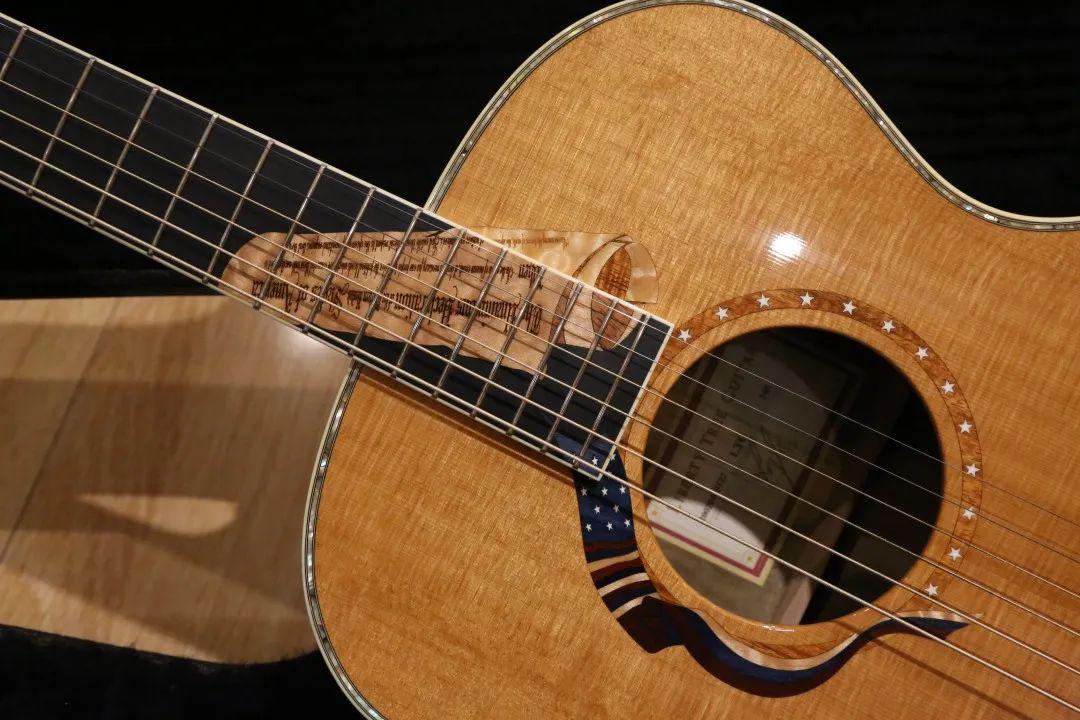 taylor自由之树 2002年限量款 开箱视频!_吉他