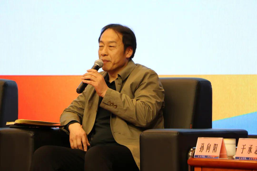 实验二小校长孙向阳:我认为有两个:一是教师的师德修养和教学能力;二