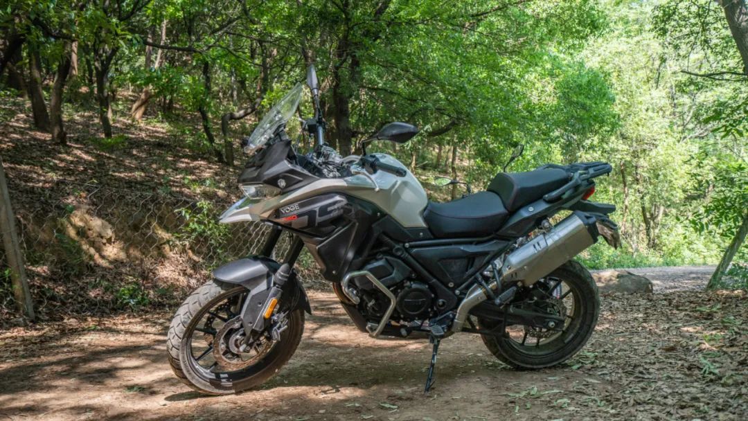 胖虎试驾:4.38万最硬国产adv 无极650ds