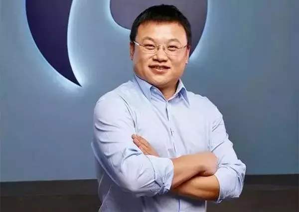 郭瑾一代理瑞幸咖啡ceo:曾任陆正耀助理,深夜"炮轰"星巴克垄断_钱治亚