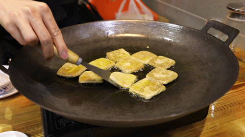 贵州硬核宵夜，一口铁锅烙一切！_味道