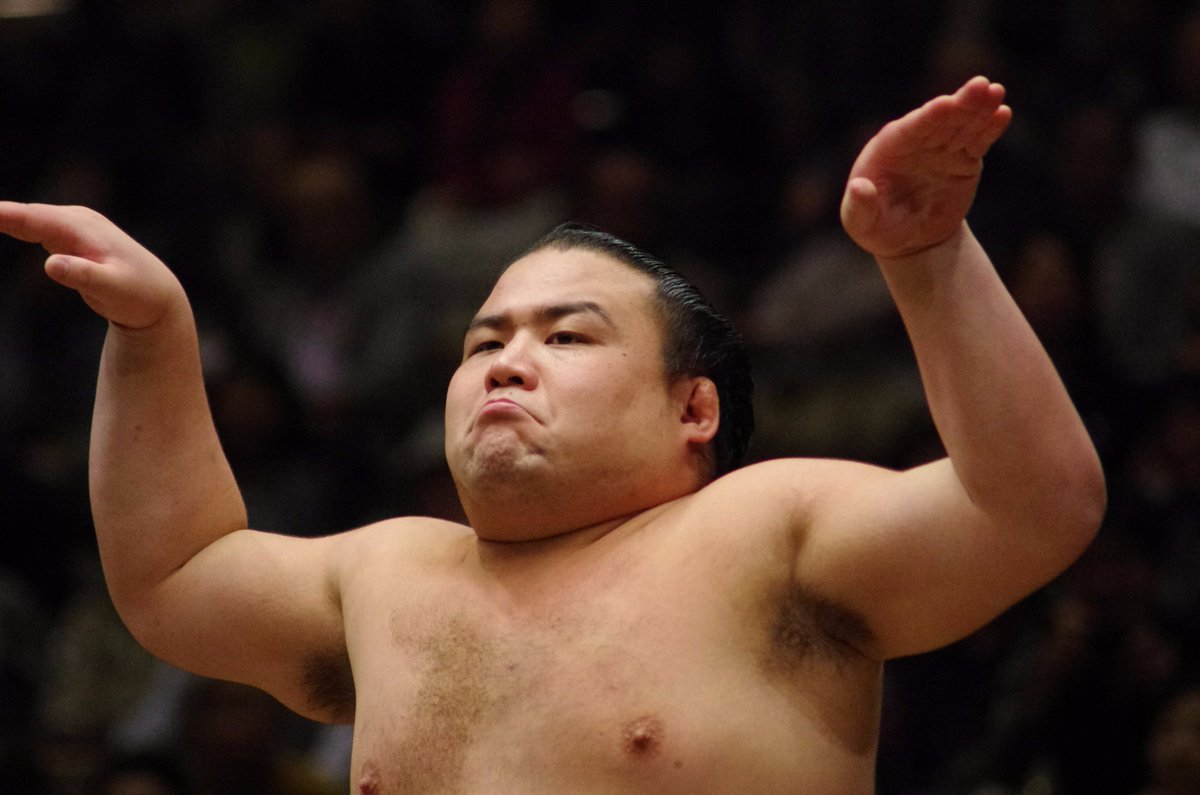 日本28岁相扑选手因新冠去世发烧4天后才获准检测