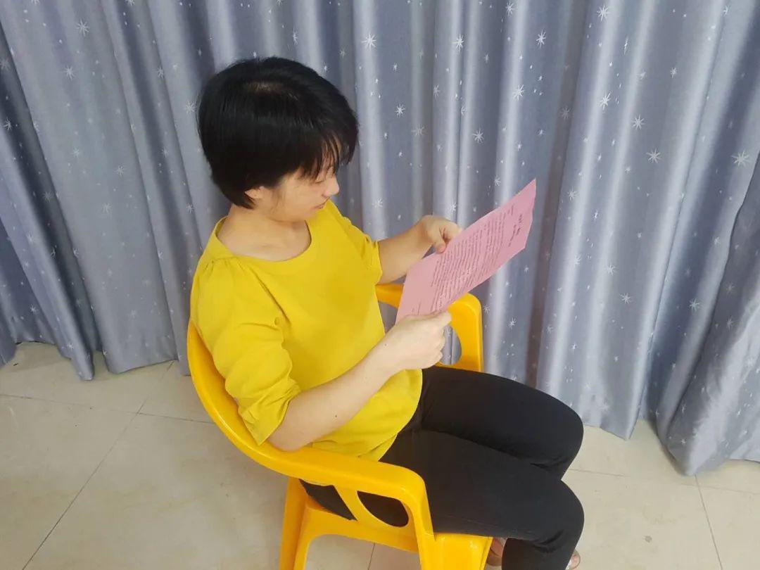 为此,公司总裁白宝鲲为800多名老员工家属亲笔写了一封信,以感谢他们