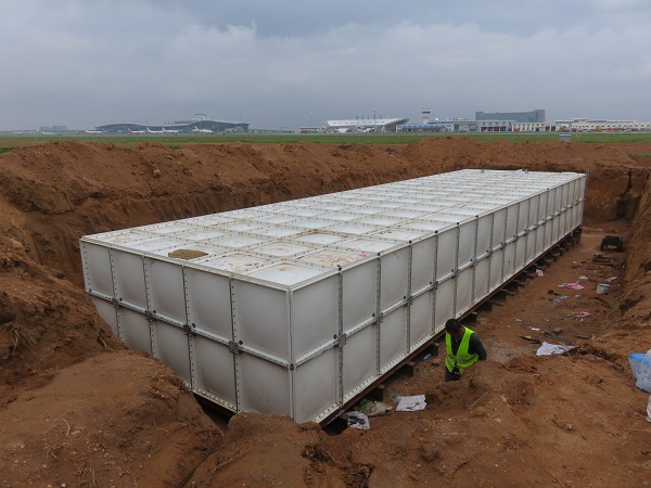 玻璃钢水箱漏水如何解决