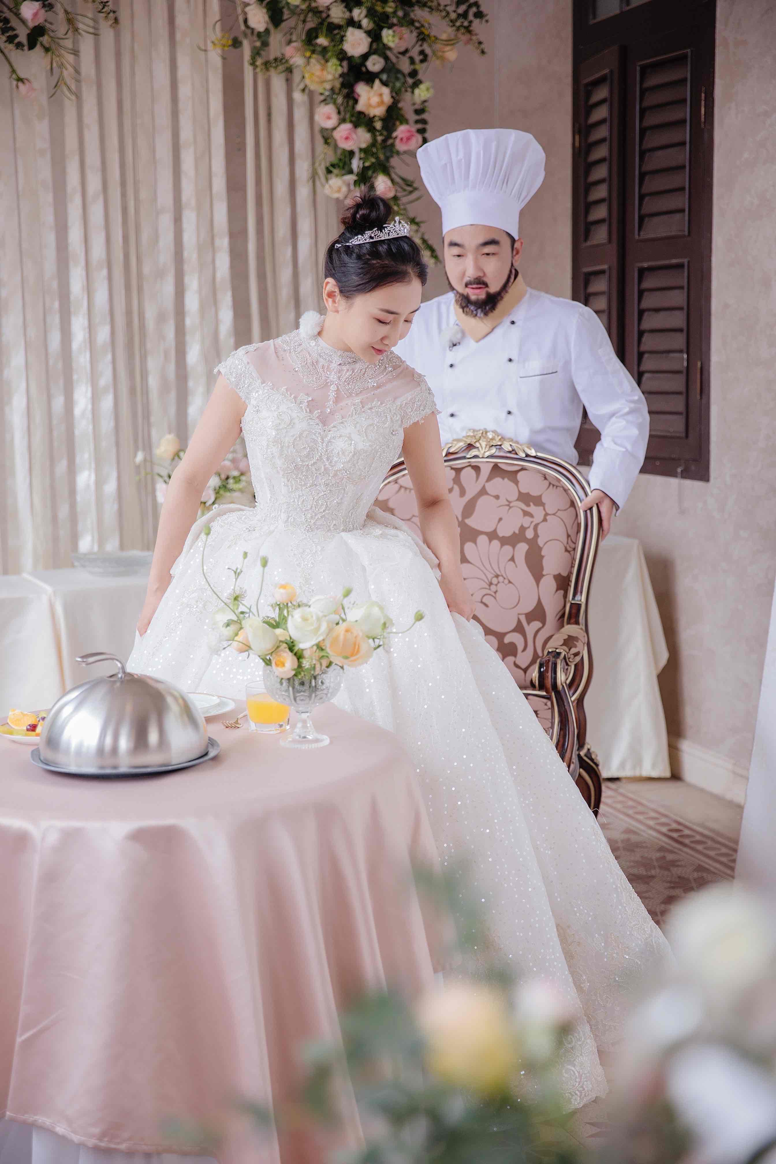 《婚前21天》吴尊林丽吟婚纱照曝光 何雯娜梁超婚礼请柬创意赞