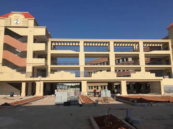 苍海小学梧州市大坡初级中学校门改造前后综合楼旧貌换新颜门口校道