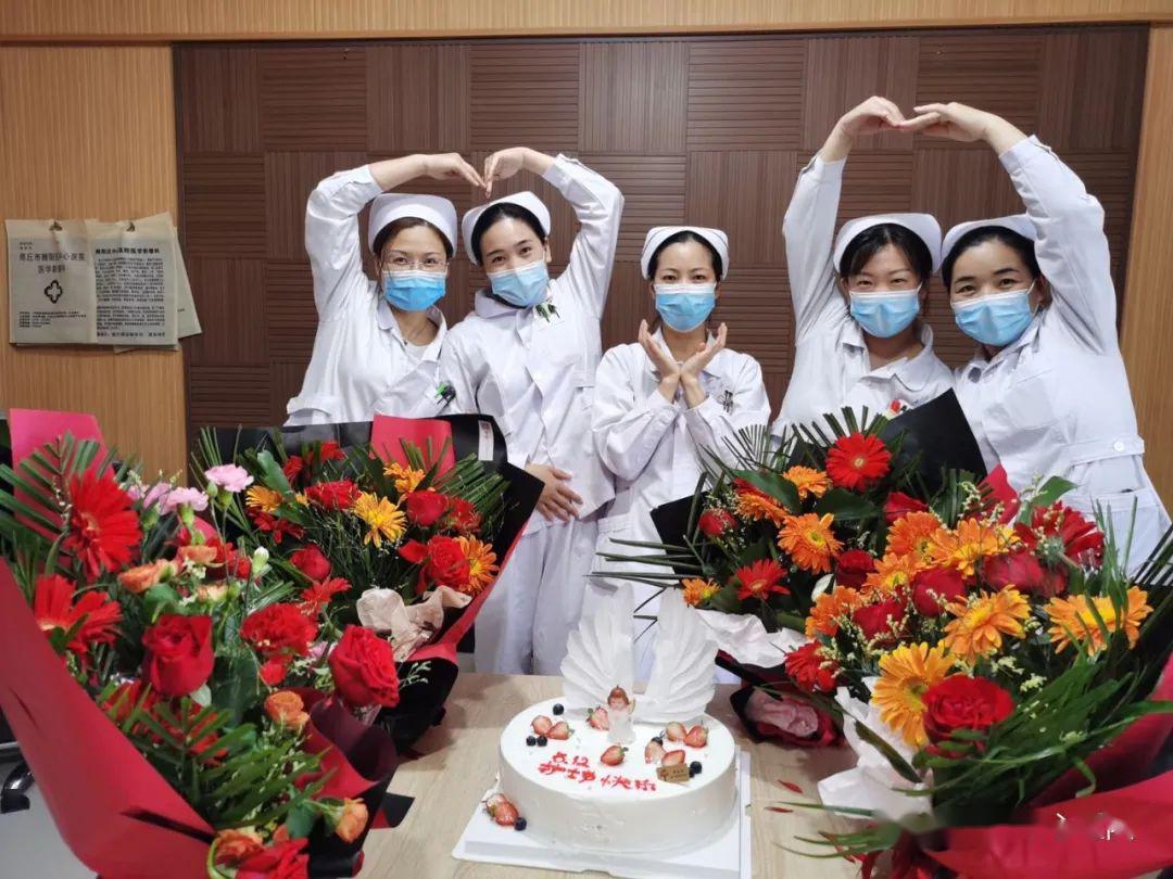 512护士节致敬最美天使以无私诠释使命