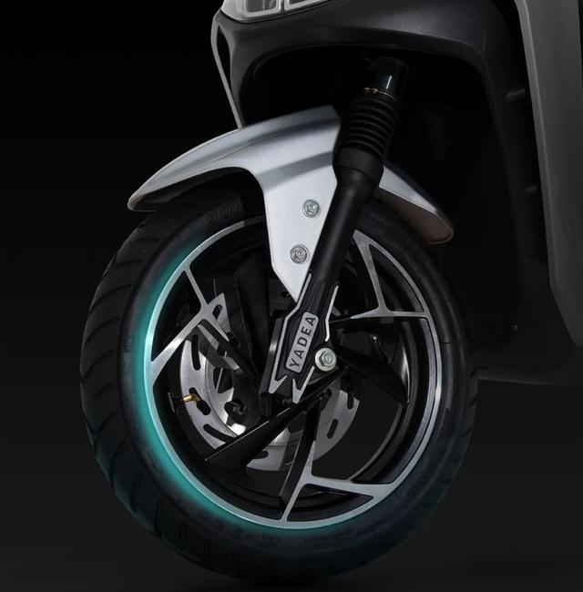 雅迪t9智动版电轻摩评测极致推背感续航可达120km