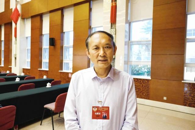 与委员面对面李炯明委员建设一批高水平国际专科医院促进医疗服务走向