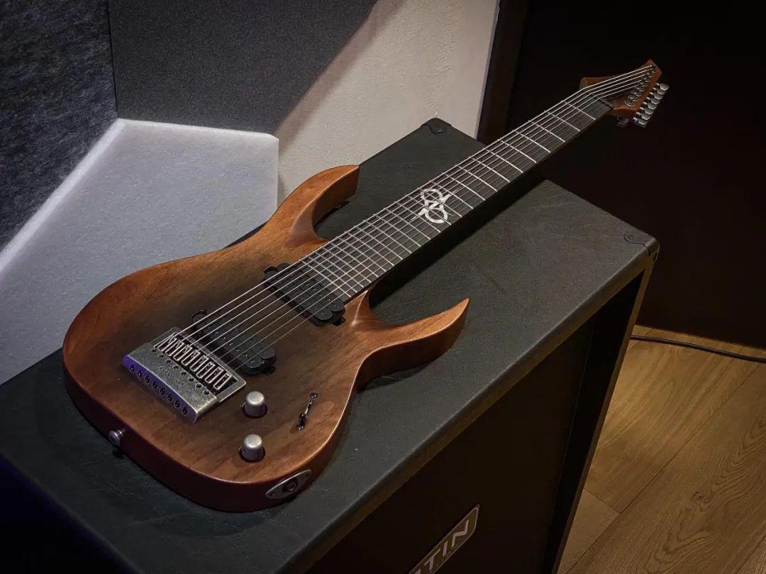 岁月的痕迹solarguitars全新八弦限量款吉他