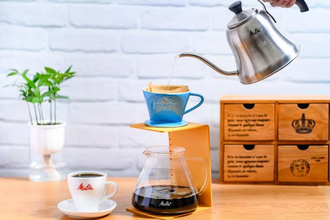 新手怎么选手冲咖啡滤杯我们请了世界冠军给你支招