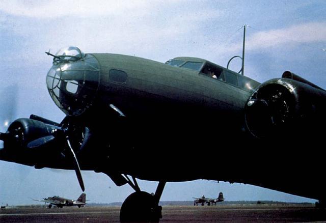 空中机枪手:它是战机的卫士,比飞行员阵亡率更高_轰炸机