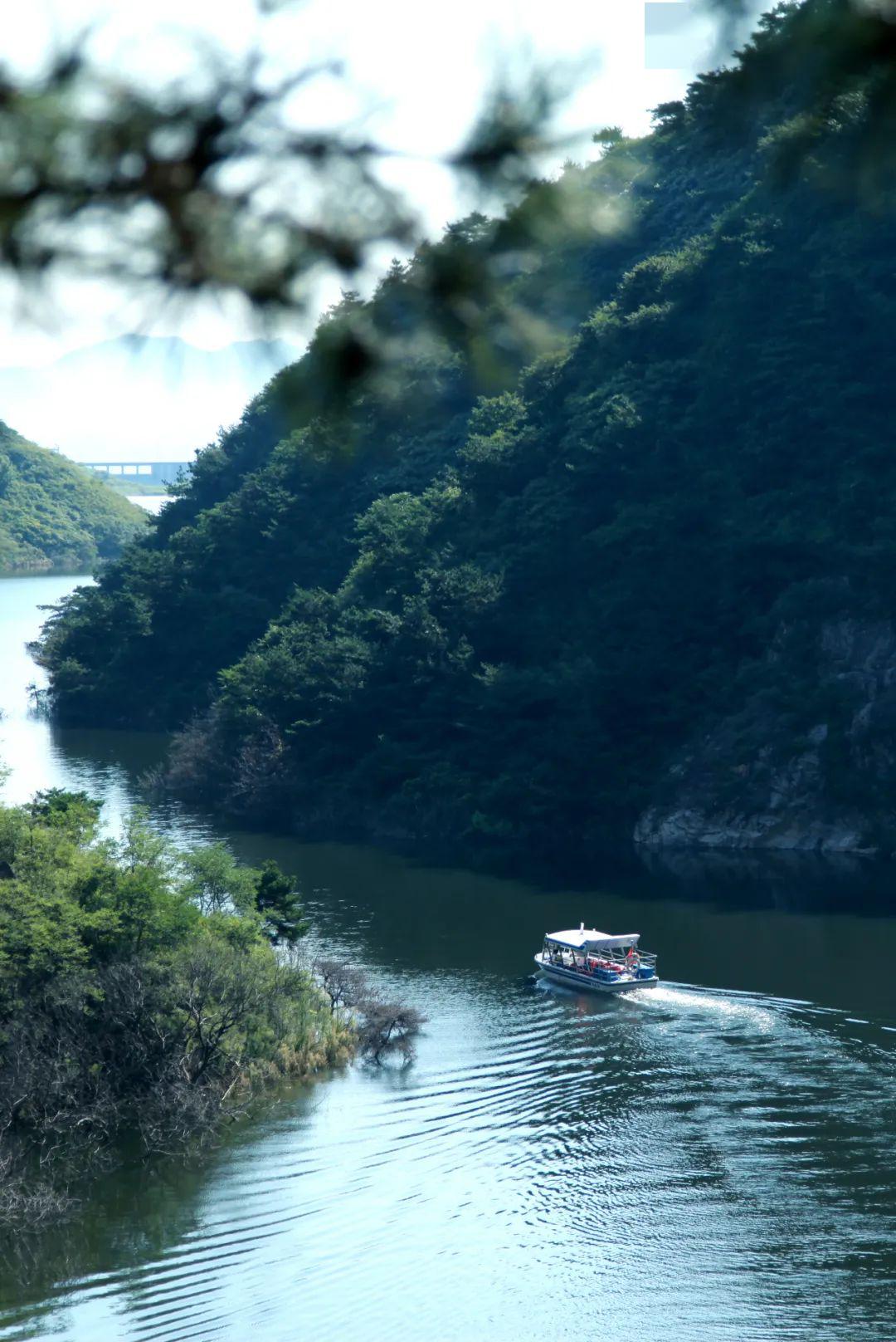 毛家河村徒步穿越溪水潺潺的龙潭大峡谷至玻璃栈道(凭龙潭湖游船票