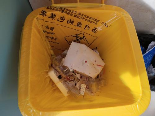 大家可能对感染性医疗废物不大了解,感染性医疗废物是指 "携带病原微