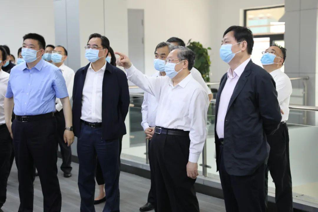 关注湖北省委副书记省长王晓东到信科集团调研