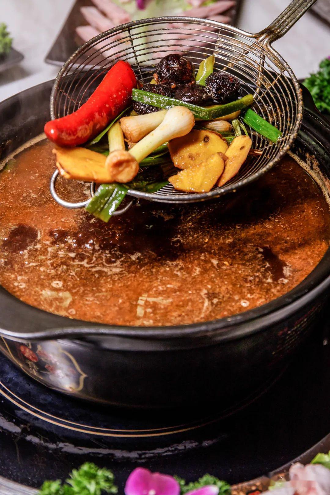 开了13年的潮汕传统卤锅越晚人越多