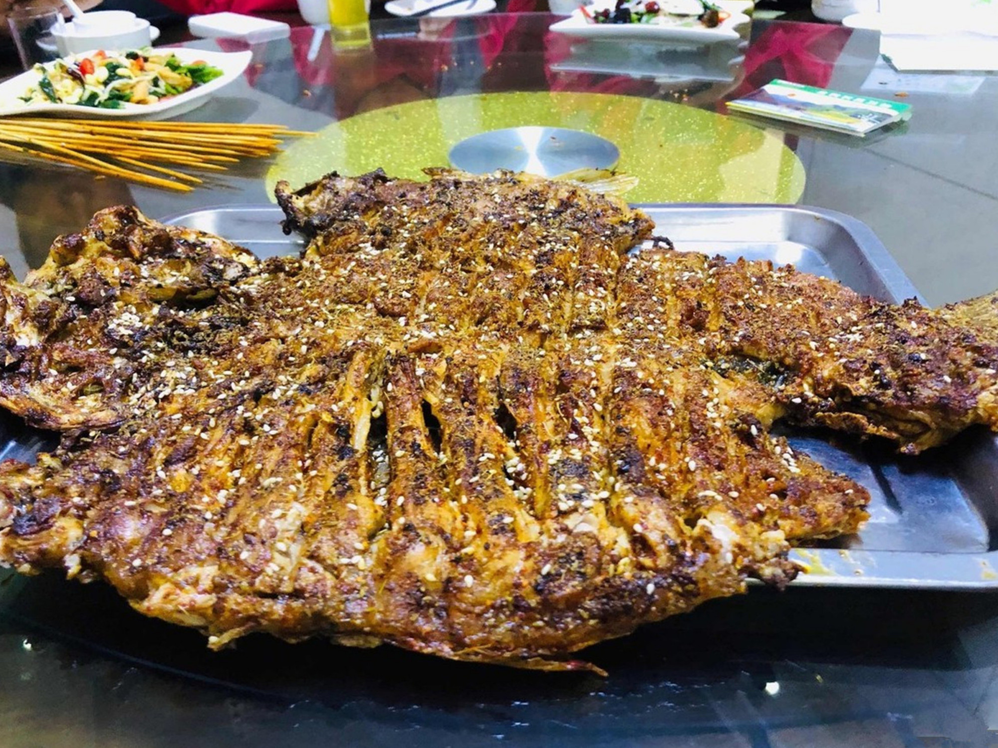 原创烧烤摊15元一条的烤鱼,到底都是什么鱼?吃烧烤时别乱点