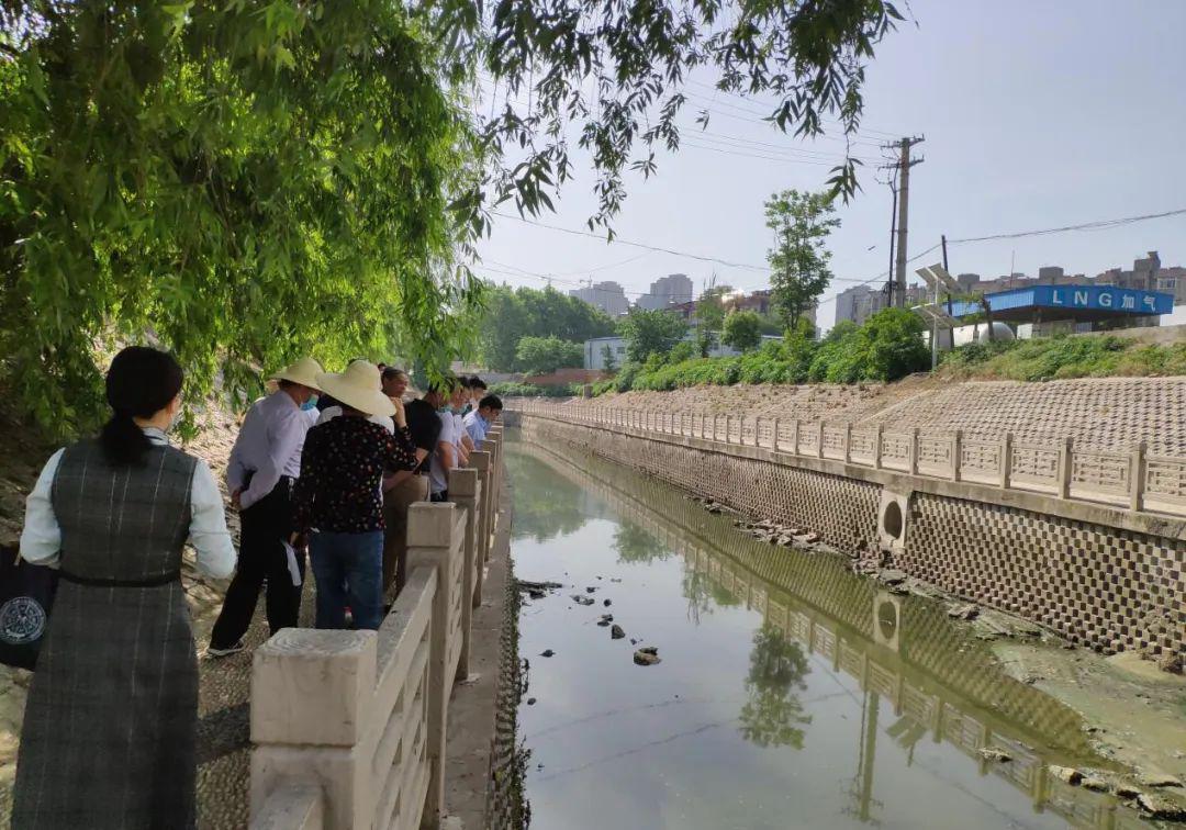 街道党工委副书记,办事处主任黄宇波,街道人大工委主任魏敬波,街道