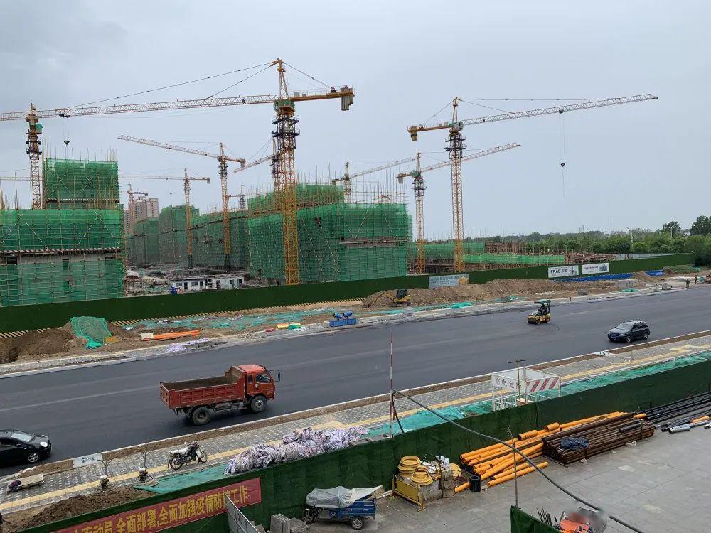 随着龙口市道路的不断延伸,改造,一条条城市"动脉"正在畅通,老百姓将