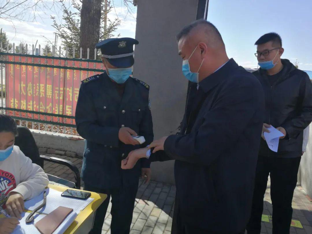 杨旭升深入中小学幼儿园调研指导复课工作