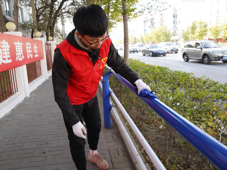 变美了……"连日来,辽宁沈阳苏家屯区林盛街道盛才新村小区以暖心宣传