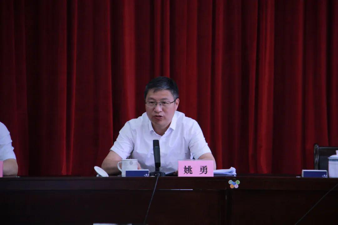 会上,市疫情防控指挥部办公室主任,市卫健委主任刘春文,市疫情防控