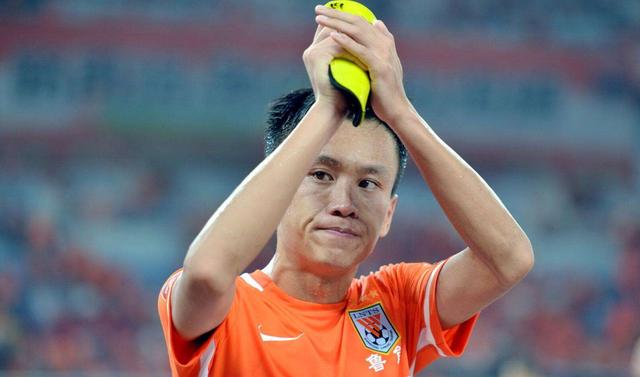 飞翼强势逆袭,6项数据中超第一却无缘国足_张弛来