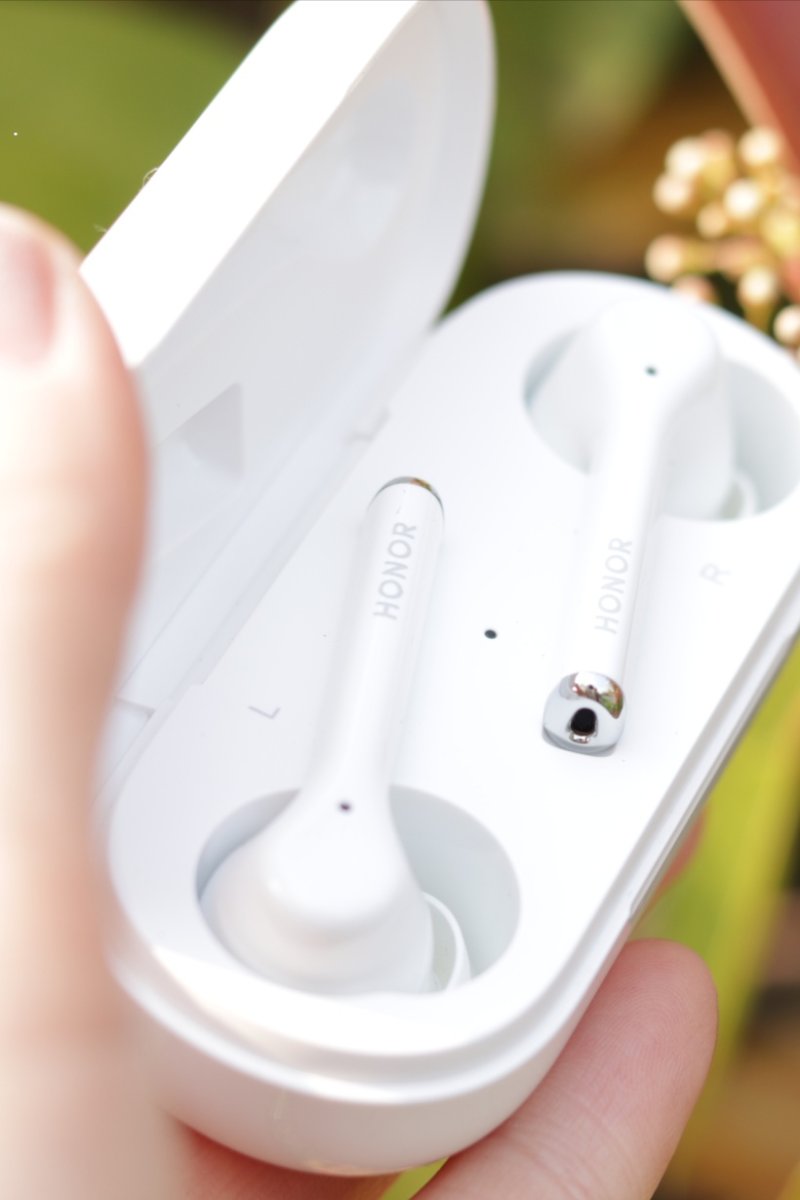 荣耀降噪耳机体验以静制动畅享沉浸音质