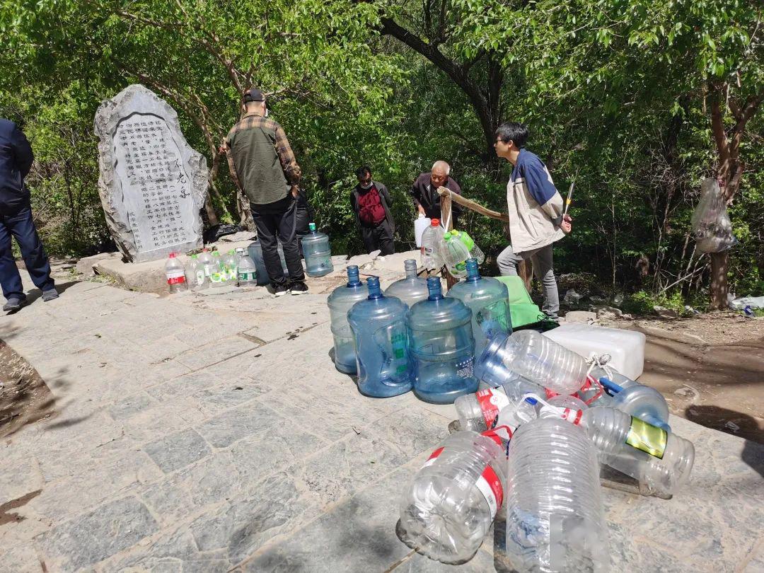 京郊有处不老泉城里人每周开车过来打山泉水