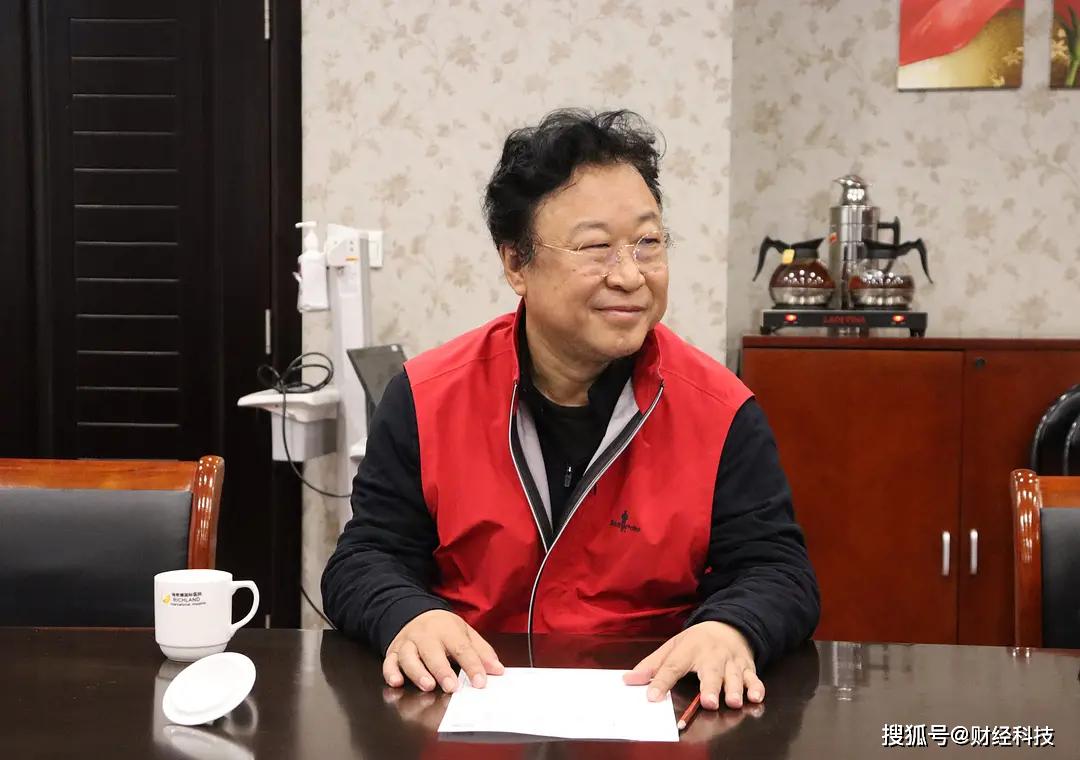 周蕾张俊以盛赞云南瑞奇德国际医院技术创新走在世界前列