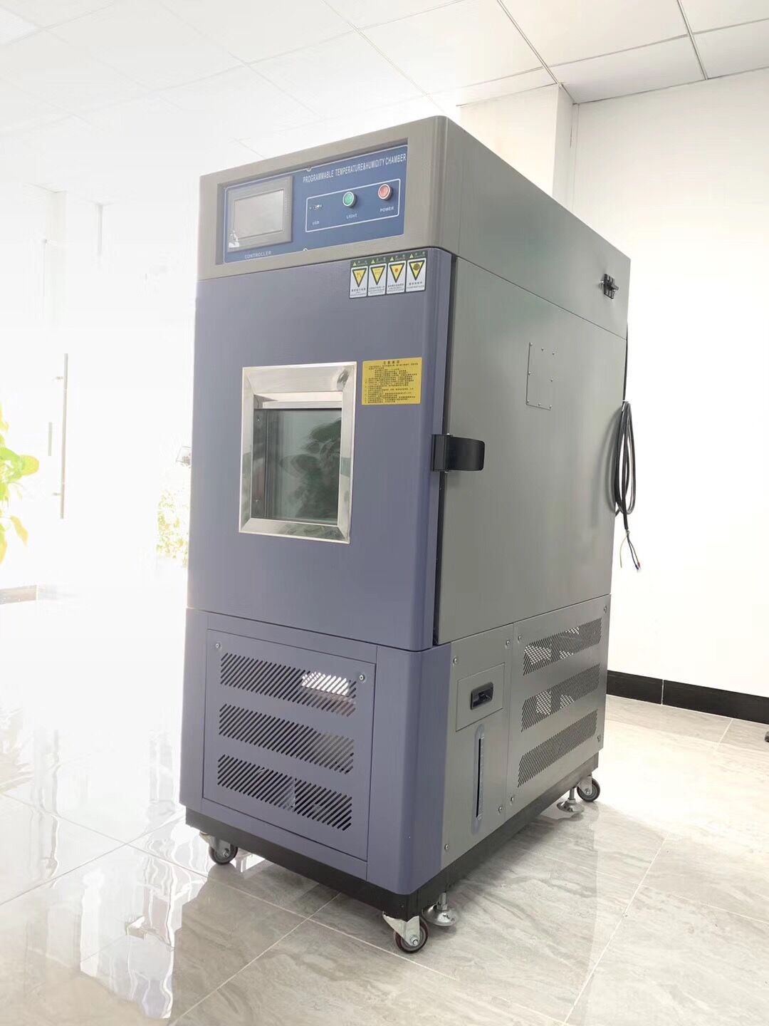 立式高低温试验箱