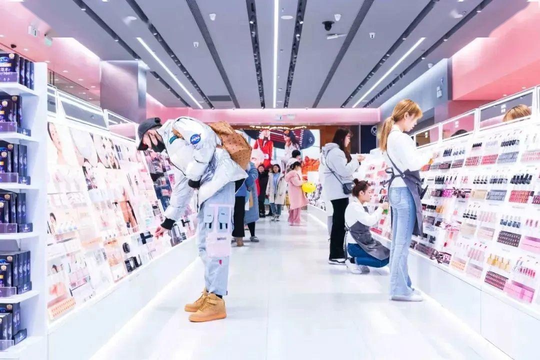 常州首家超大彩妆集合店thecolorist调色师登陆武进吾悦广场